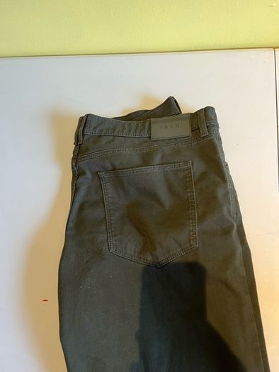 Mens Marks and Spenser. khaki Trousers/Jeans. 40x29. zip.