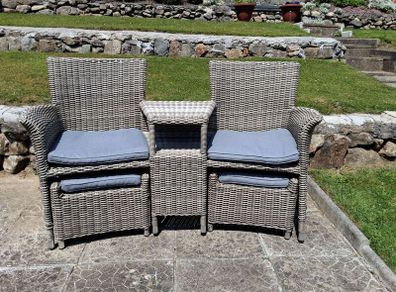 Two seater rattan chair