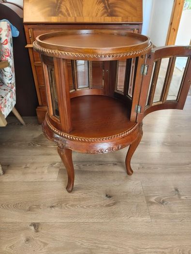 drinks cabinet
