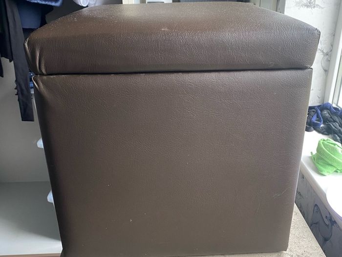 2 Seated storage box with lid one large and one small