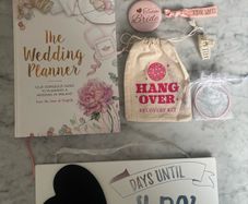 Wedding Planner Book + Plaque + Accessories
