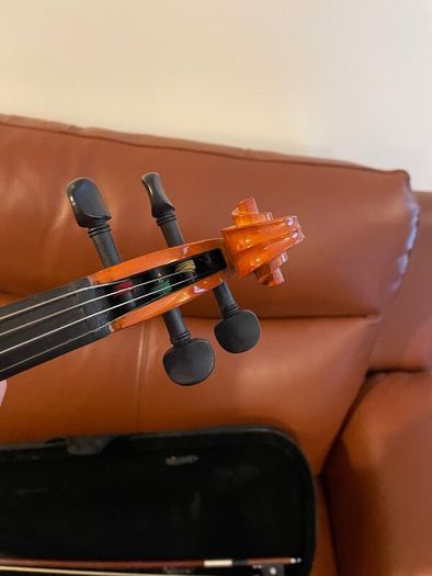 Full size violin / fiddle w/ bow, case, rosin