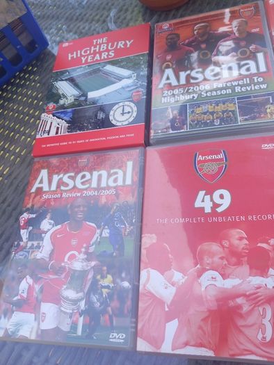 11 Arsenal DVDs, History of Football DVD set, great condition, D18 post 10e