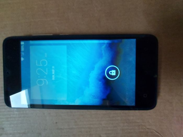 Y30S mobile Phone, 8GB, in excellent like new condition