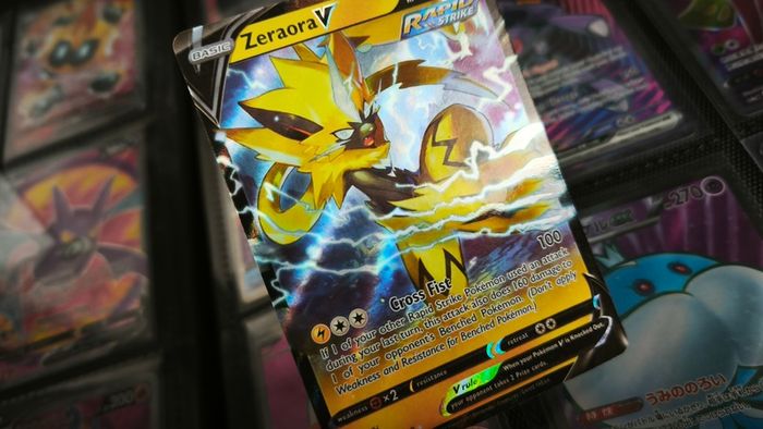 Zeraora V ! Ultra Rare ! from Chilling Reign Set ! 2021 ! Pokemon Card !