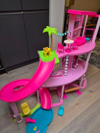 Barbie dream house