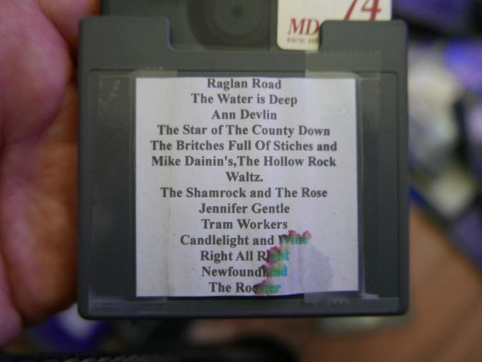Large collection of assorted MiniDiscs (5 each)