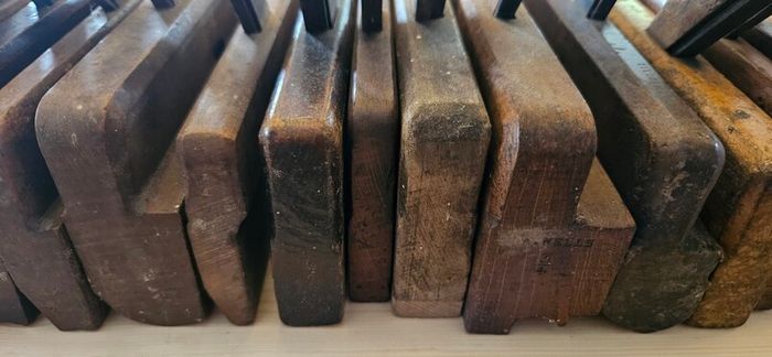 Mathieson plough plane and 17 moulding planes