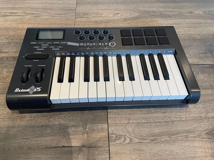 Axiom 25 MIDI Keyboard