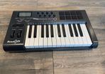 Axiom 25 MIDI Keyboard