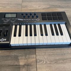 Axiom 25 MIDI Keyboard