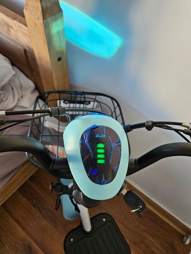 2 bikes left brand new emoped 25km max speed scooter type