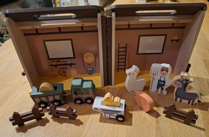 Little Town Wooden Carry Case Sets