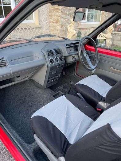 Peugeot 205