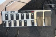 Behringer FCB1010 midi board