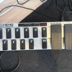 Behringer FCB1010 midi board