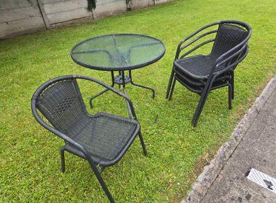 4 x Comfortable Outdoor Chairs + Glass Top Table