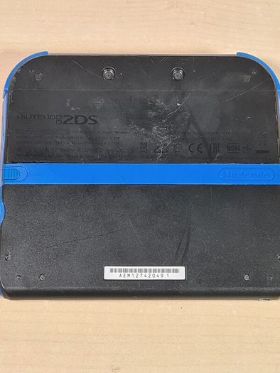Nintendo 2ds Console Black Blue With Charger