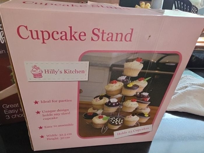 new cupcake stand