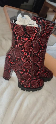 Block heel boots