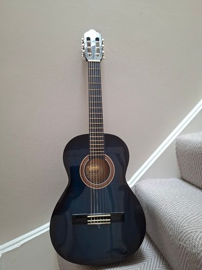 Kids 3/4 sized guitar
