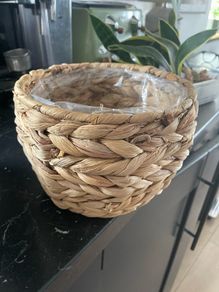 3 Medium pots