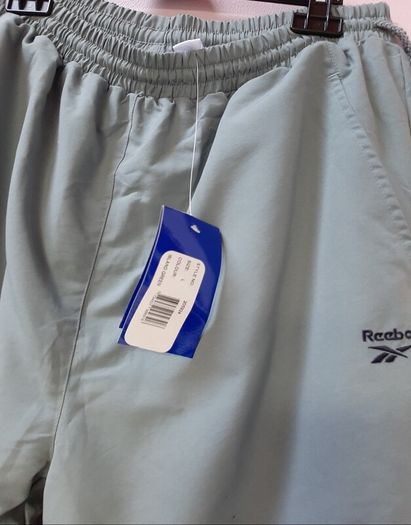 New Reebok tracksuit ends L tag attached