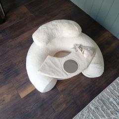 Baby floor seat