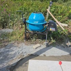 Electric Concrete Mixer 63L - 220W Portable Cement Mortar Mixing Machine with Wheels, Stand