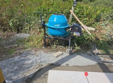 Electric Concrete Mixer 63L - 220W Portable Cement Mortar Mixing Machine with Wheels, Stand