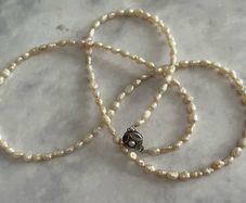 pearl necklace