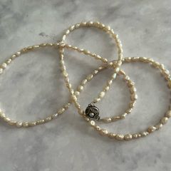 pearl necklace