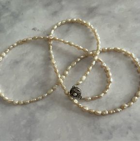 pearl necklace