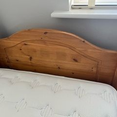 Single guest bed. Pristine condition. Can be 2 single beds or make a large double bed.