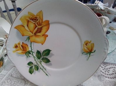 Royal Grafton Cake Plate