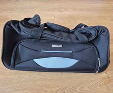 travel bag with wheels
