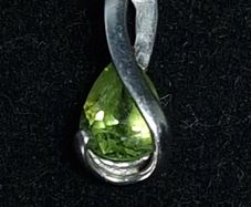 9K Gold Peridot Pendant