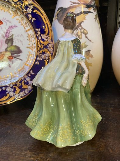Royal Doulton figurine "Fleur"