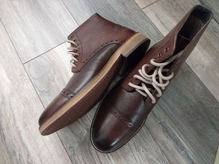 Onfire Brand Mens Textured  Leather Boots.