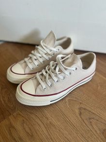Cream Converse Size 5