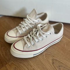 Cream Converse Size 5