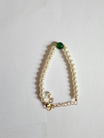 Brand New Pearl-Style Bracelet