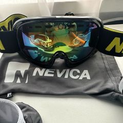 Ski goggles