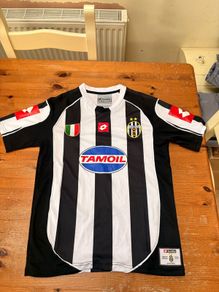 Lotto Juventus 03/04 Home kit