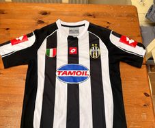 Lotto Juventus 03/04 Home kit