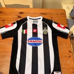 Lotto Juventus 03/04 Home kit