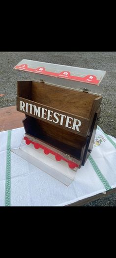 old cigar  dispense  unit