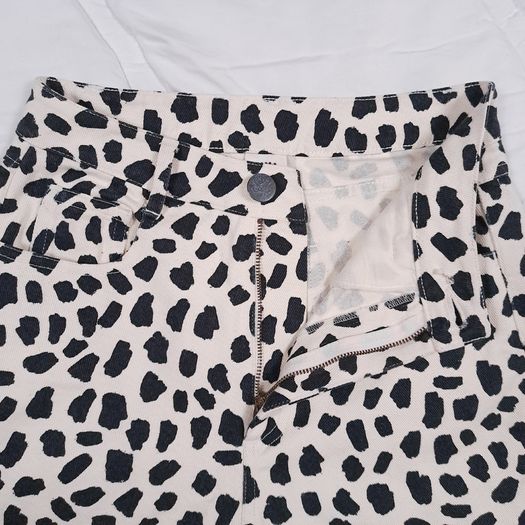 Lucy & Yak Cream Black Abstract Print Dana Mom Jeans W24R/6UK/34EU