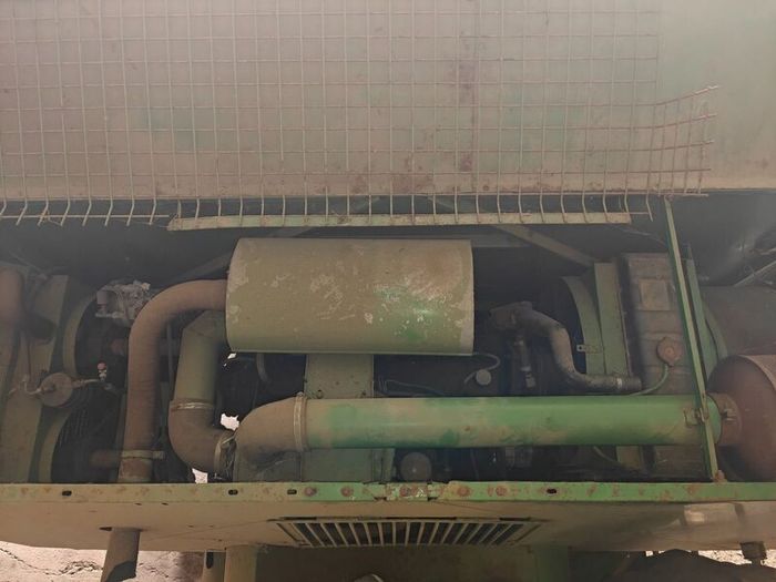 Combine harvester  1065