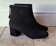 Black suede boots (Topshop)